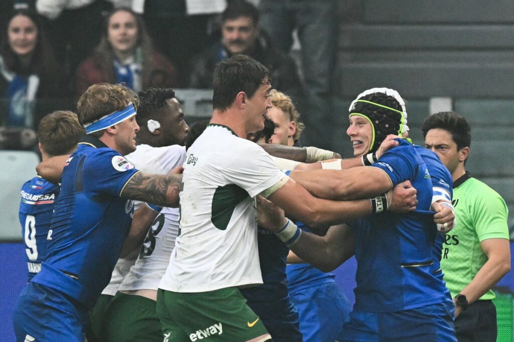 Italy v South Africa live: Result and reaction 14-man Springboks survive controversial red card to beat Azzurri