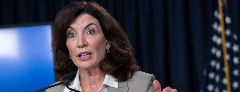 Tech groups are pressuring Gov. Kathy Hochul (D) to reject a bill that would place the nation’s strongest public safety restrictions on artificial intelligence models to prevent catastrophic risks.