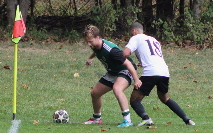 Players from Vereinigung Erzebebirge and Colonial SC battle for the ball in the Second Round of the 2026 US Open Cup qualifying tournament. Photo: Evan Konigsberg | Philadelphia Soccer Now