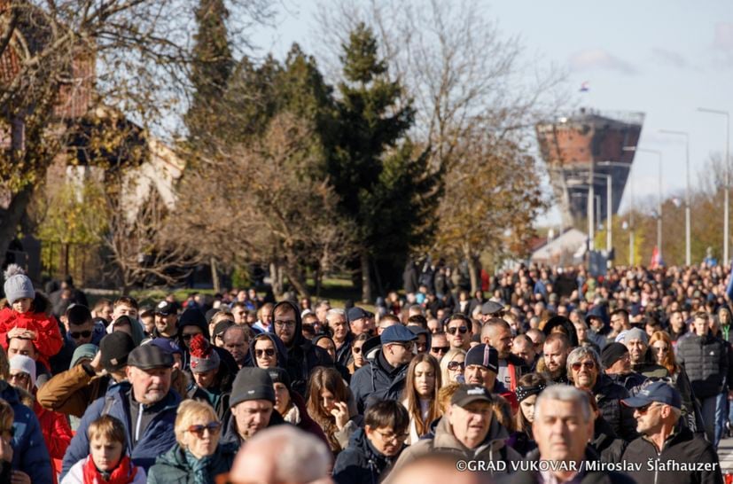 Biggest remembrance procession in Vukovar yet as 150,000 march