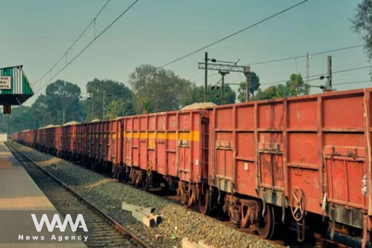 Iran Dispatches First Export Train Carrying Clinker to Turkey