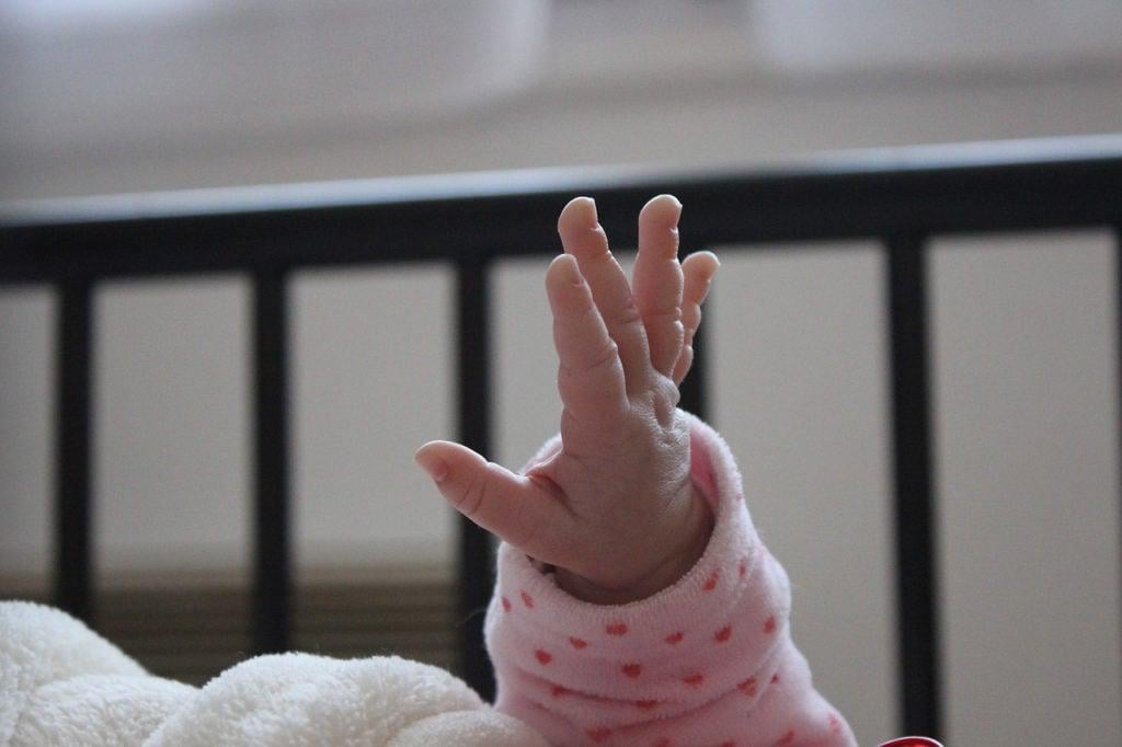 TikTok notified the authorities after a couple from Galati raped their three-month-old baby and 1-year-old and 7-month-old girl and tried to broadcast them live / They were pre-arrested for 30 days