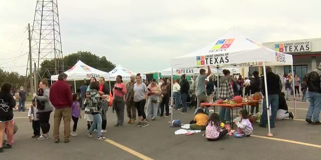 Credit Union of Texas holds ham, turkey giveaway in Kilgore