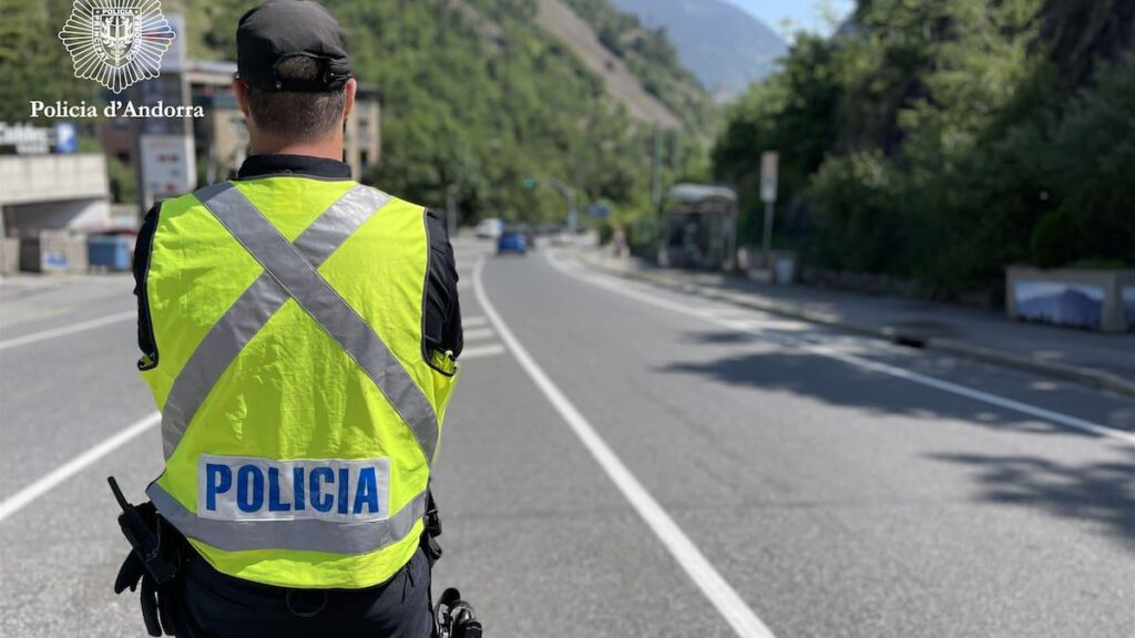 The person who was waiting for his expulsion from Andorra escapes, in a boarding house