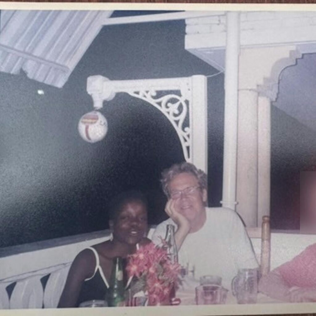 Beatrice had Jørgen Leth as contact person in Haiti: Was shocked by the tribute [Danske Beatrice fortæller om Leths seksuelle magtmisbrug af teenagepiger]