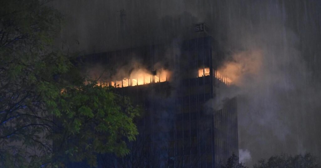 The minor contacted the police and told everything: 'We entered the Vjesnik building, wanted to go to the top, but the door was locked. Someone from the group started burning cardboard...'