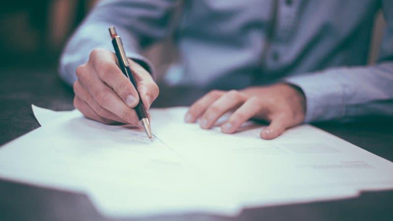 You may have to wait 6 months before receiving unemployment after a conventional termination: Unédic's tips for saving money