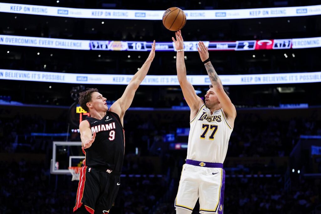 JPMorgan’s Billionaire Clients Want Sports Teams More Than Fine Art