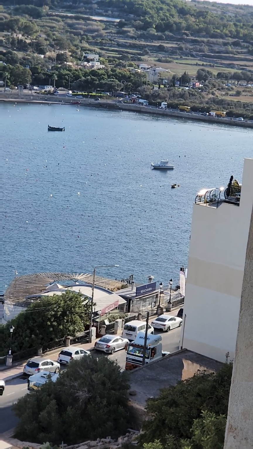 Any ideas what is going on in xemxija?