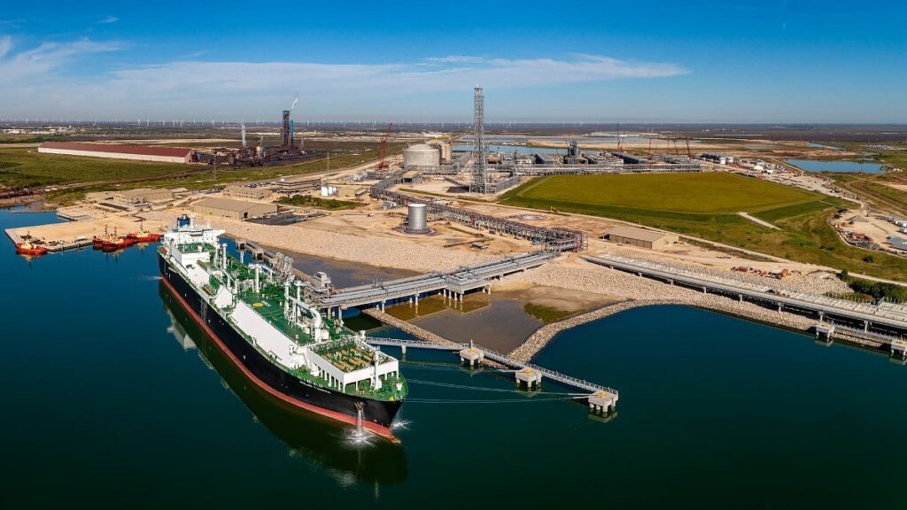 Ukraine boosts imports of US LNG via Poland for heating season Ukraine boosts imports of US LNG via Poland for heating season