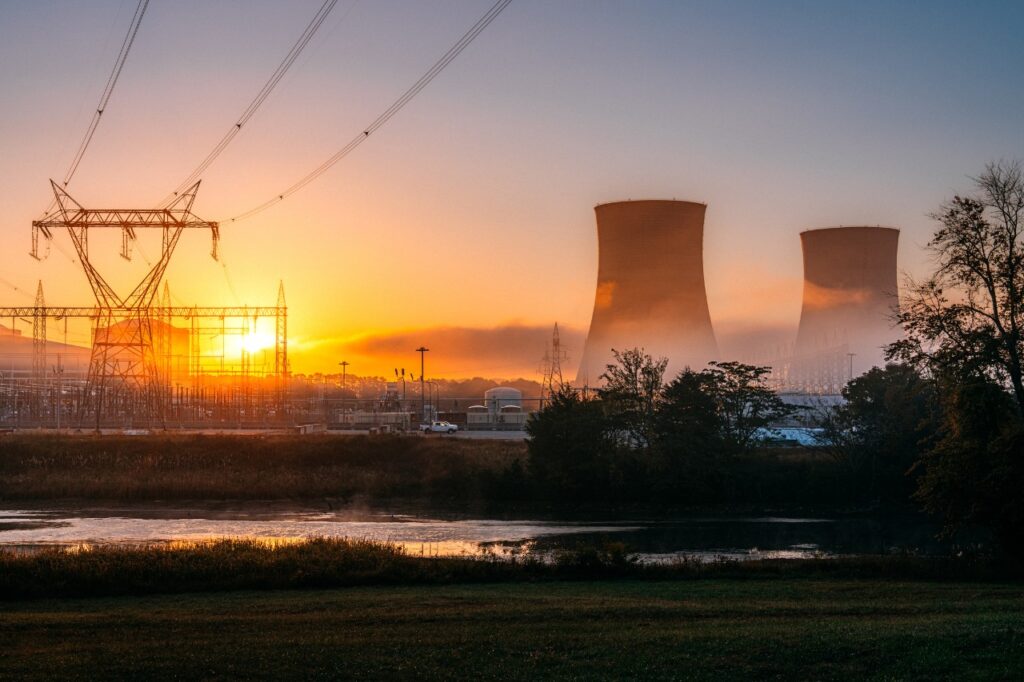 nuclear energy costs and benefits