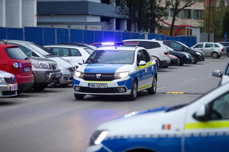 23-year-old woman, stuck in traffic, forcibly taken out of the car and taken to a man's house, in Dâmboviţa