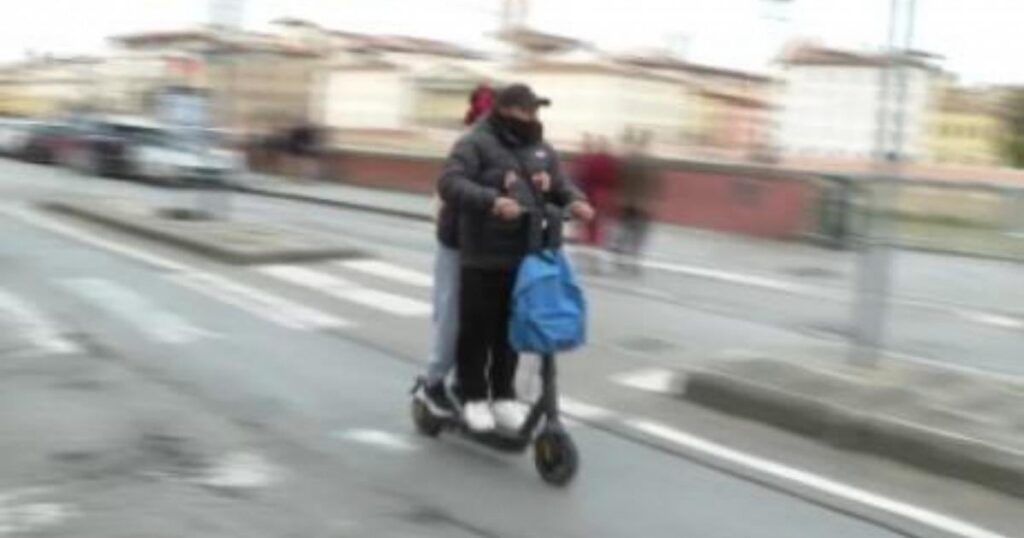 Goodbye to rental scooters from 2026: Florence is the first Italian city to say stop