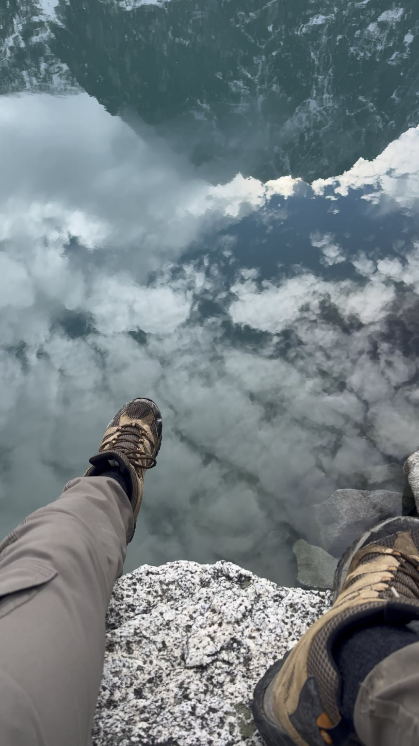 Epic alpine lake in Washington state