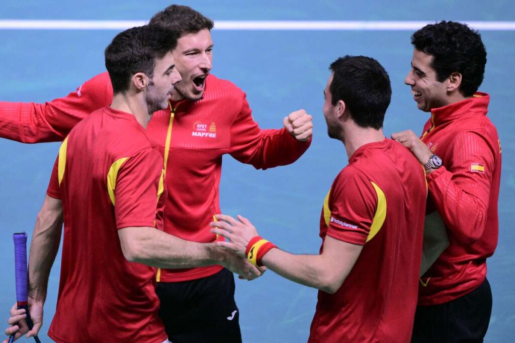 Davis Cup: Spain come back to down Czechs and reach semi-finals