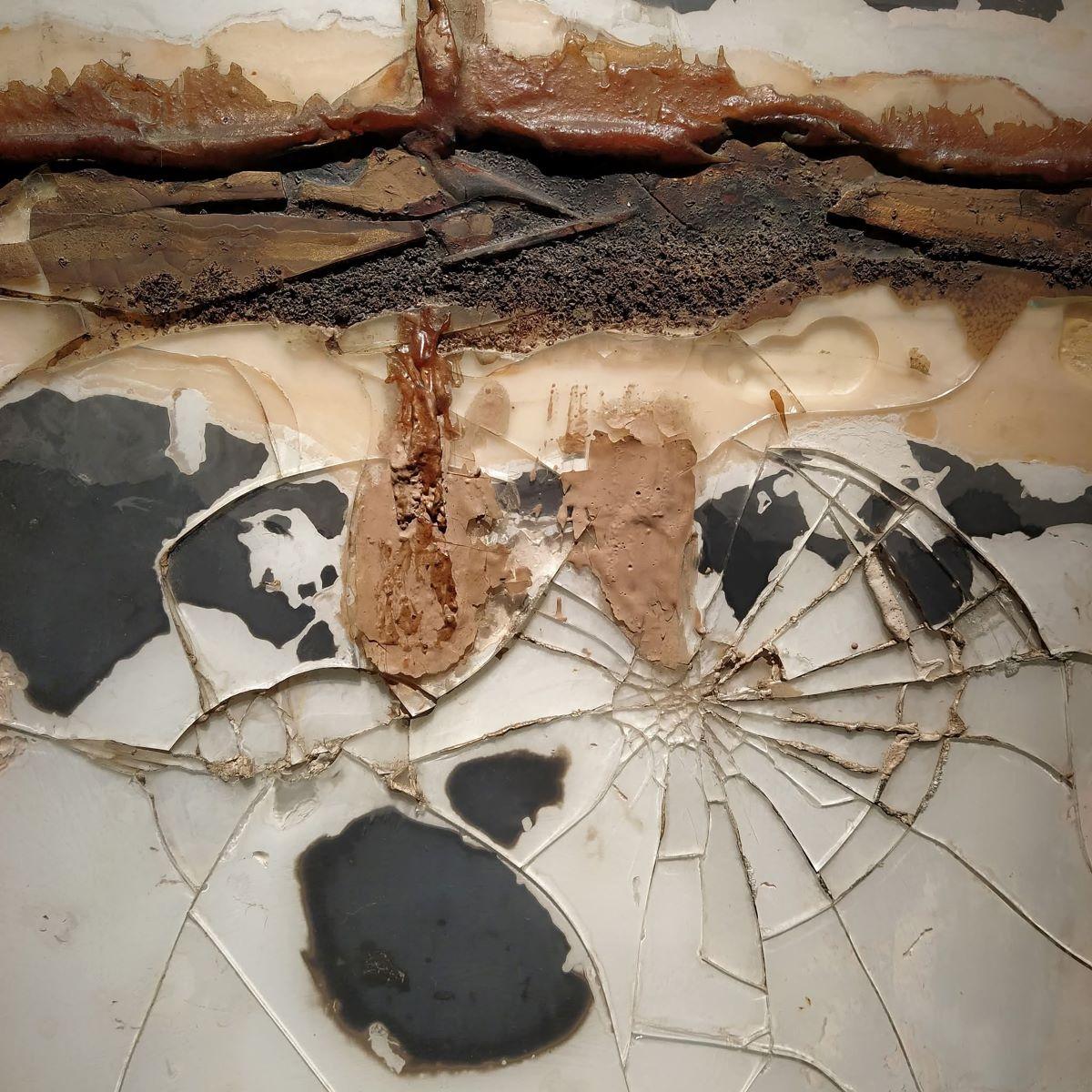 A work by Emvin Cremona from <em>The Glass Collage</em> exhibition at Victor Pasmore Gallery.