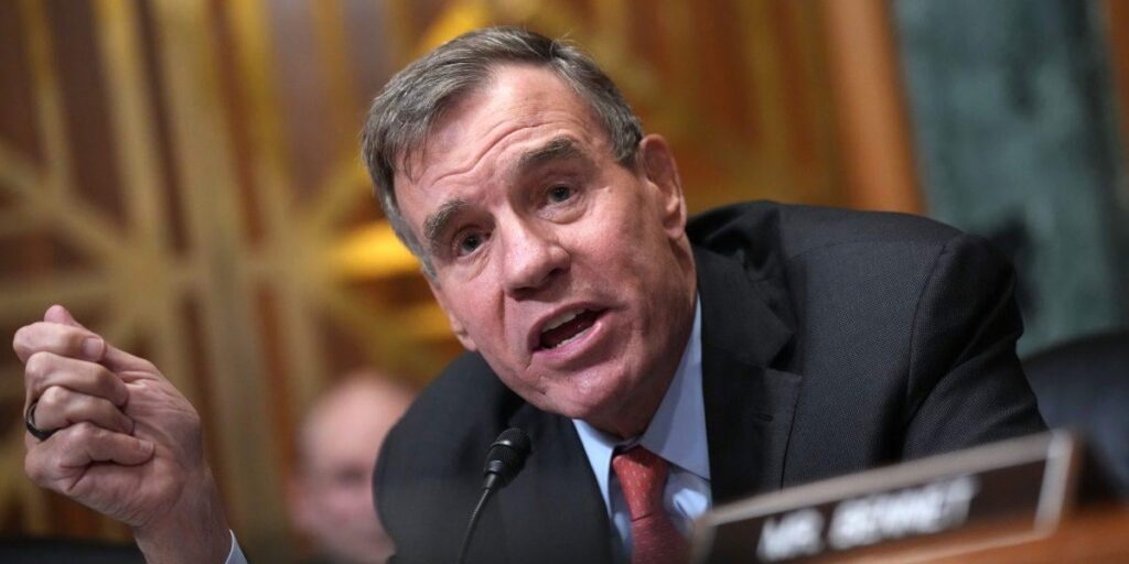 Unemployment could hit 25% among recent grads and trigger 'unprecedented' social disruption thanks to AI, U.S. senator warns | Fortune