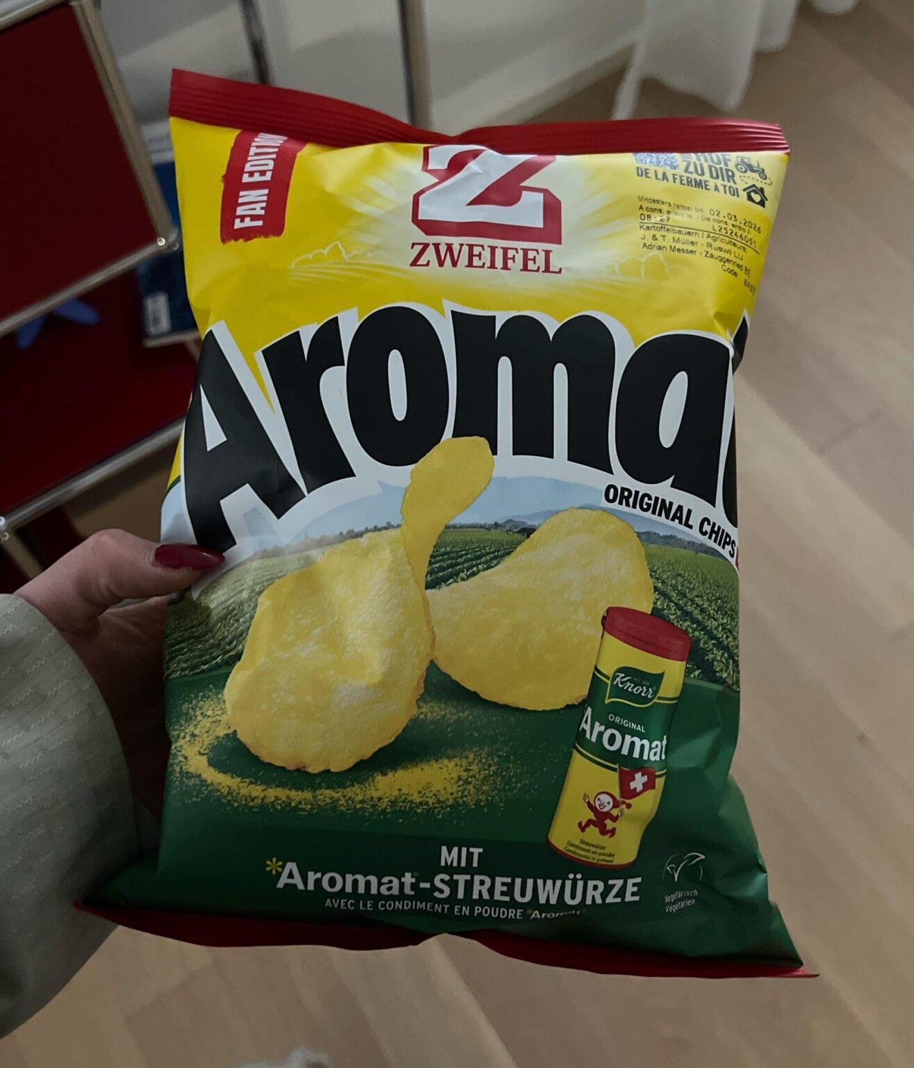 So… I may or may not be holding the pre-release Zweifel Aromat chips 👀