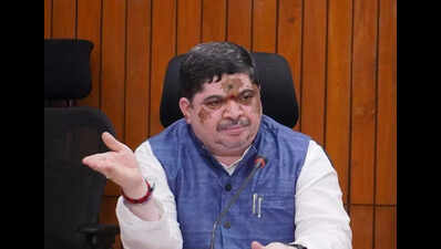 Hasten key irrigation projects: Ponnam to Union forest & environment secy