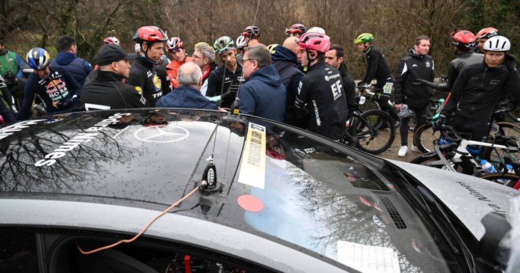 🎥 Unseen scenes in France spark major safety controversy — but did it actually unite the peloton?