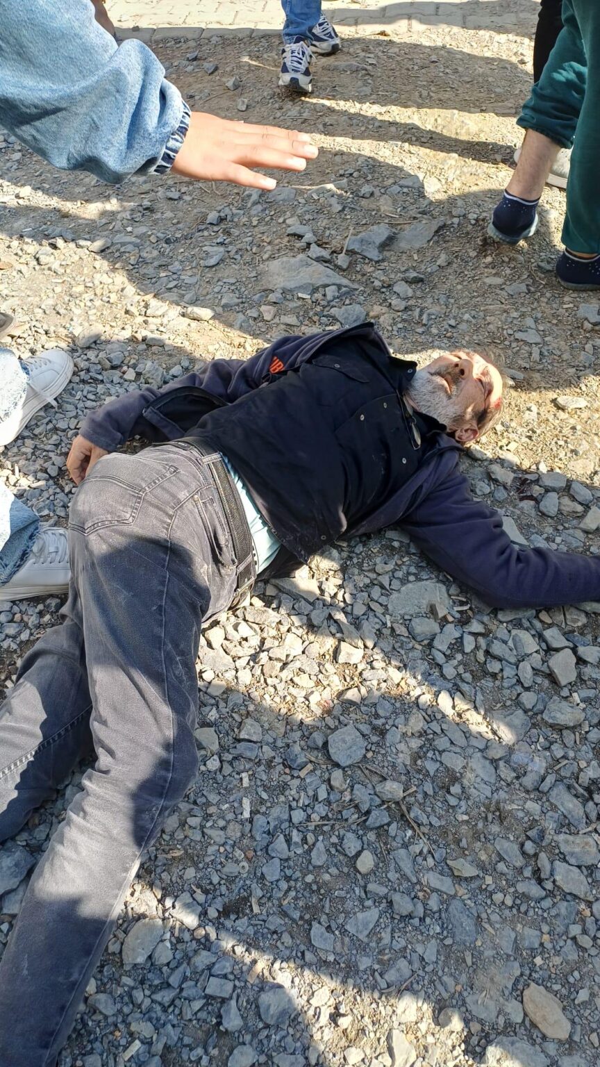 YAPI YOL-İŞ Sen. Chairman Mustafa A. Akyol was hit in the head and fainted during a stone attack at the construction site.
