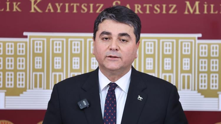 The Democratic Party withdrew from the 'Terror-Free Turkey' commission: "We declare that we are withdrawing from the commission against the mistake of going to the feet of terrorists, and moreover, due to the duty of representation given by the nation, to lead the nation to the murderers of their own children, to a traitor."