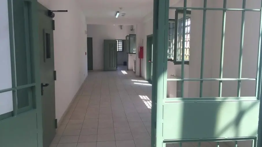 Wanted for murder in Bosnia, he fled to Oristano and then hid in a house in Elmas: arrested