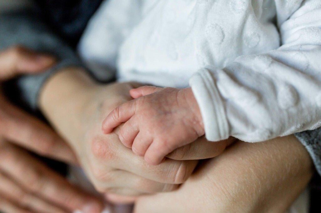 Birth allowance up to €3,000: Municipalities in Greece will start granting | News about the Economy