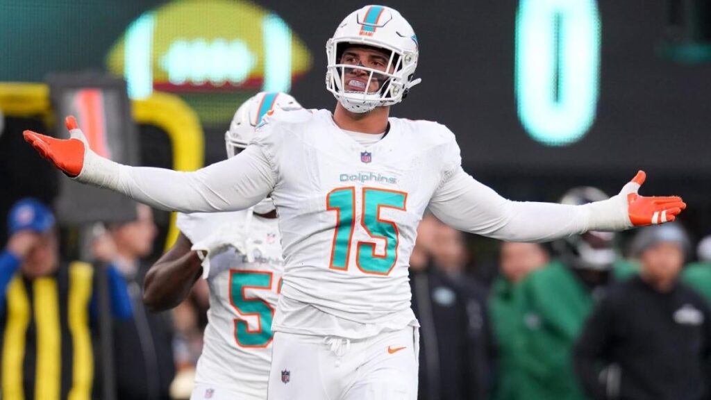 NFL trade deadline 2025: Live updates, rumors, deals, latest news