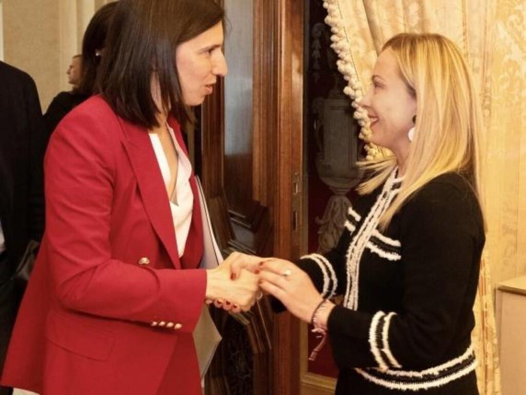 The bill on violence against women which introduces informed consent, approved unanimously in the House, will not go to the Senate, where it was expected to be definitively dismissed today, the majority has asked for further examination of the text