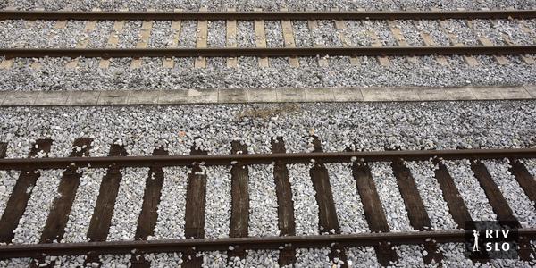 Buckets with stones and a wooden threshold were placed on the Ljubljana-Rakek railway line on Saturday