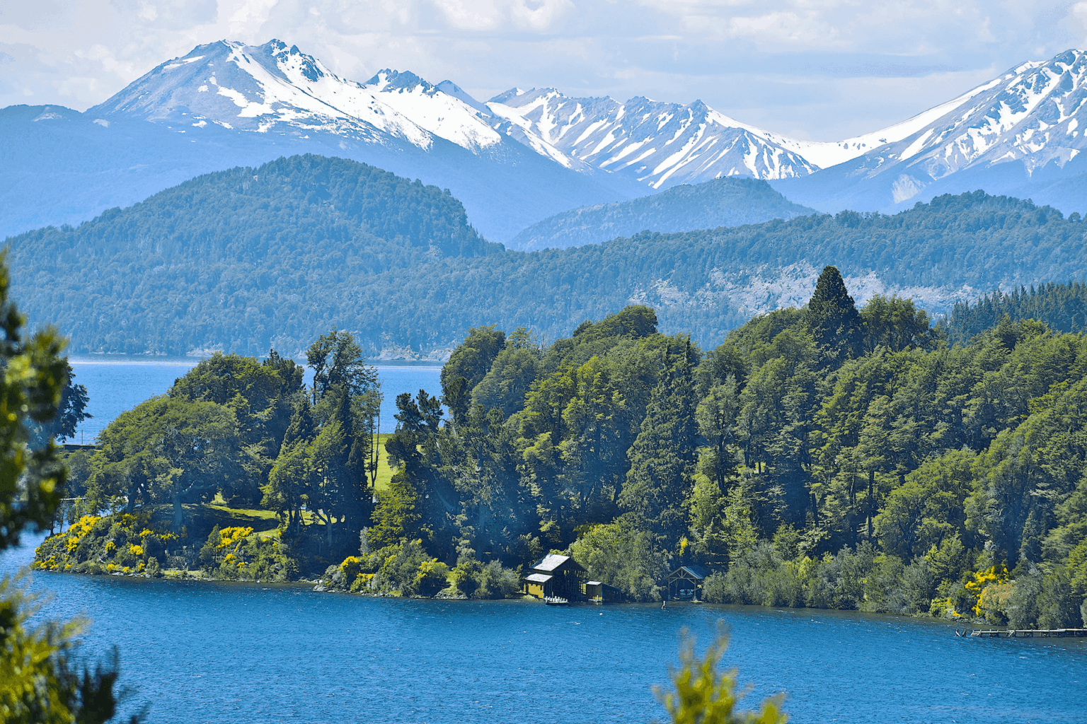 The most famous viewpoint on the small circuit (Circuito Chico) near Bariloche. Look at the house, living here is wonderful.