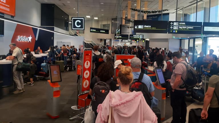 Lines at Auckland Airport.