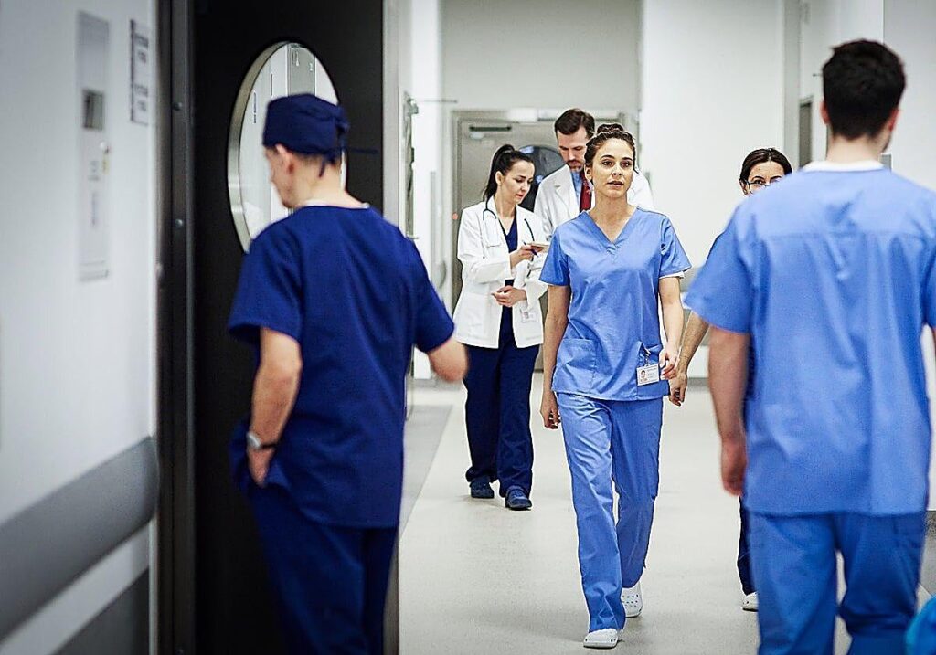Half of Spain's young doctors suffer from burnout syndrome