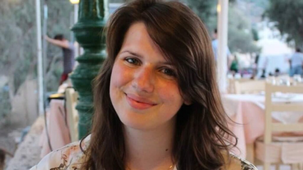 Mother, 34, and her newborn baby died from 'Victorian-age' failures after she opted to have a home birth