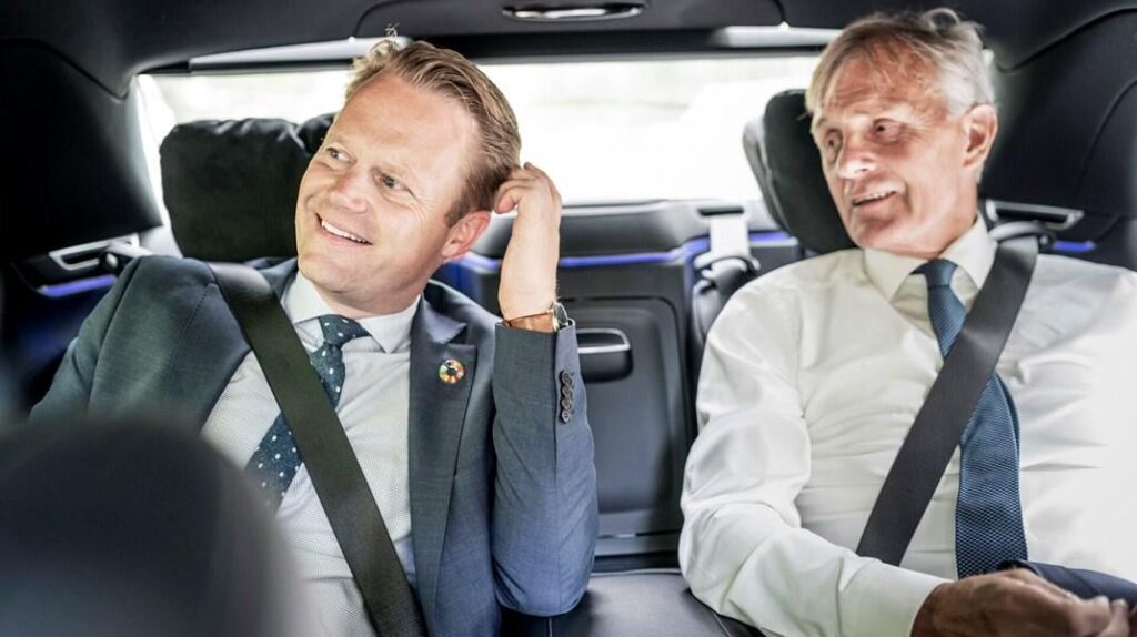 Ex-foreign minister hired in lawsuit against Denmark for DKK 80 billion.
