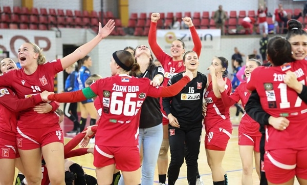 Photo 2025/26 EHF Women's European Cup Round of 16 and delighted Bor players, photo source = European Handball Federation