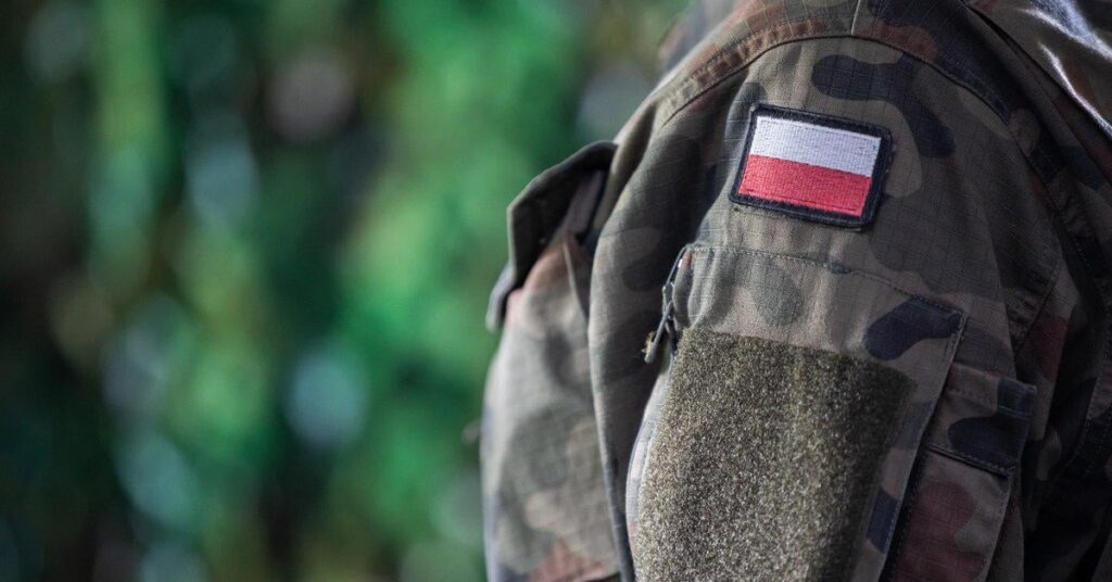 A drunk soldier shot at a civilian car, observation showed that he was suffering from a mental illness.