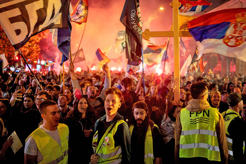 Serbian youth march days to join train disaster rally