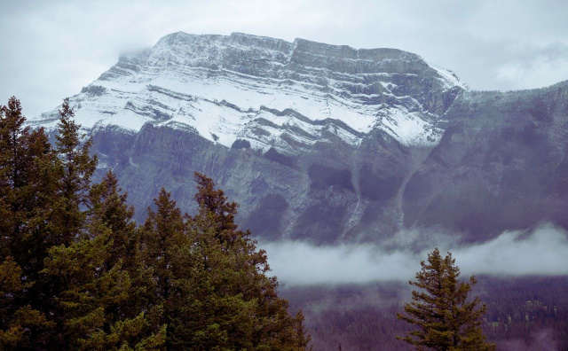 Bulgaria: Weather in Bulgaria: Cold Front Brings Widespread Rain and Mountain Snowfall