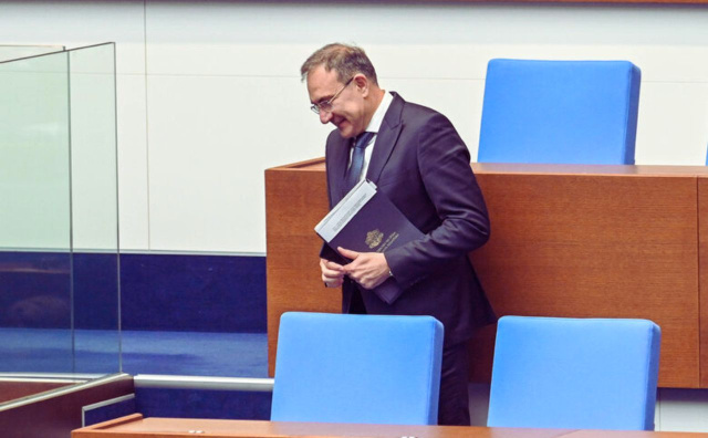 Bulgaria: Bulgaria: Social Security Hike Moves Forward as Opposition Warns of Pressure on Middle Class