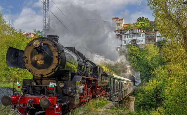 Bulgaria: Festive Steam Trains Return: Christmas Journeys Across Bulgaria