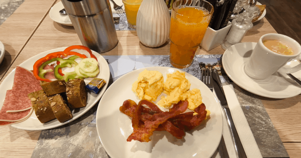 Anyone else a fan of (good) hotel breakfasts?