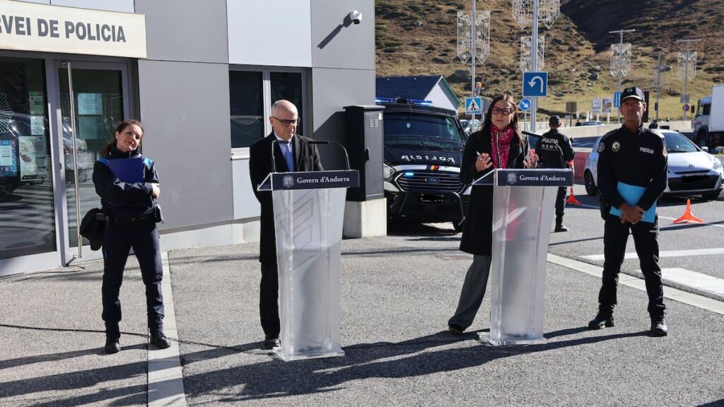 Interior creates a specific police group in Pas de la Casa against tobacco smuggling