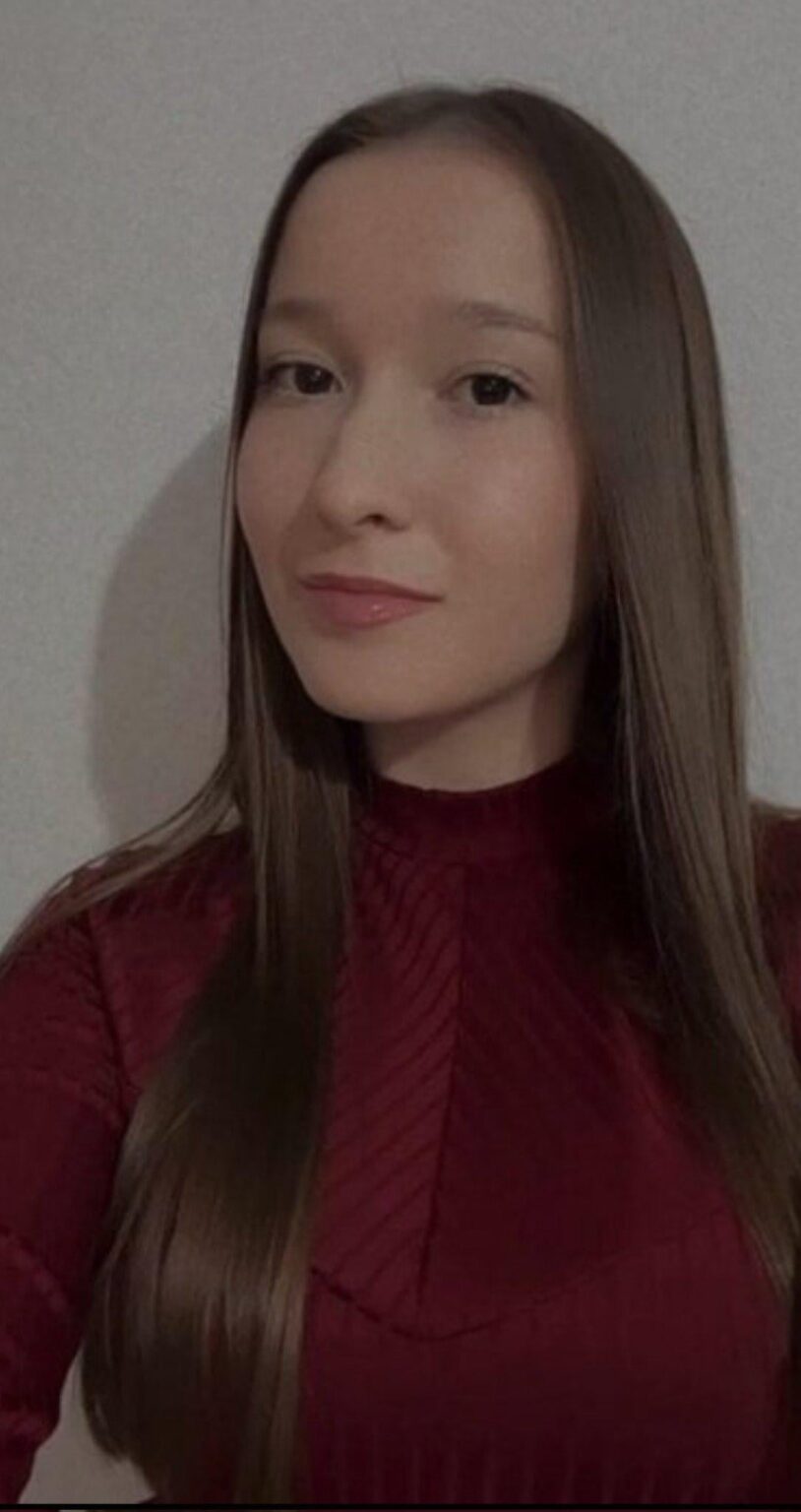 The Greek police officer who brutally crushed and murdered Ayşe Kadri of Turkish origin last year and then fled the scene was sentenced to 4 years and 10 months in prison.