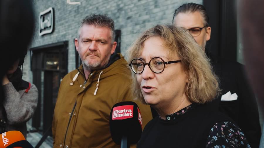 Party jumper exposed to violent harassment: Spit in the face and called Judas -Ulla Sørensen, who with her party change from S to V tipped the power in Middelfart, is exposed to threats and unpleasantness to such an extent, according to her partner, that she has now isolated herself in her home and is considering a police report