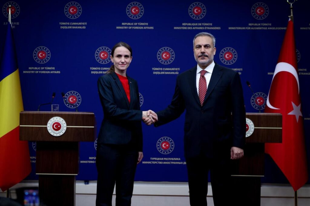 Foreign Minister Hakan Fidan (R) and his Romanian counterpart Oana Toiu (L) hold a joint press conference after their meeting in Ankara, Türkiye on Nov. 7, 2025. (AA Photo / Turkish Foreign Ministry Handout)