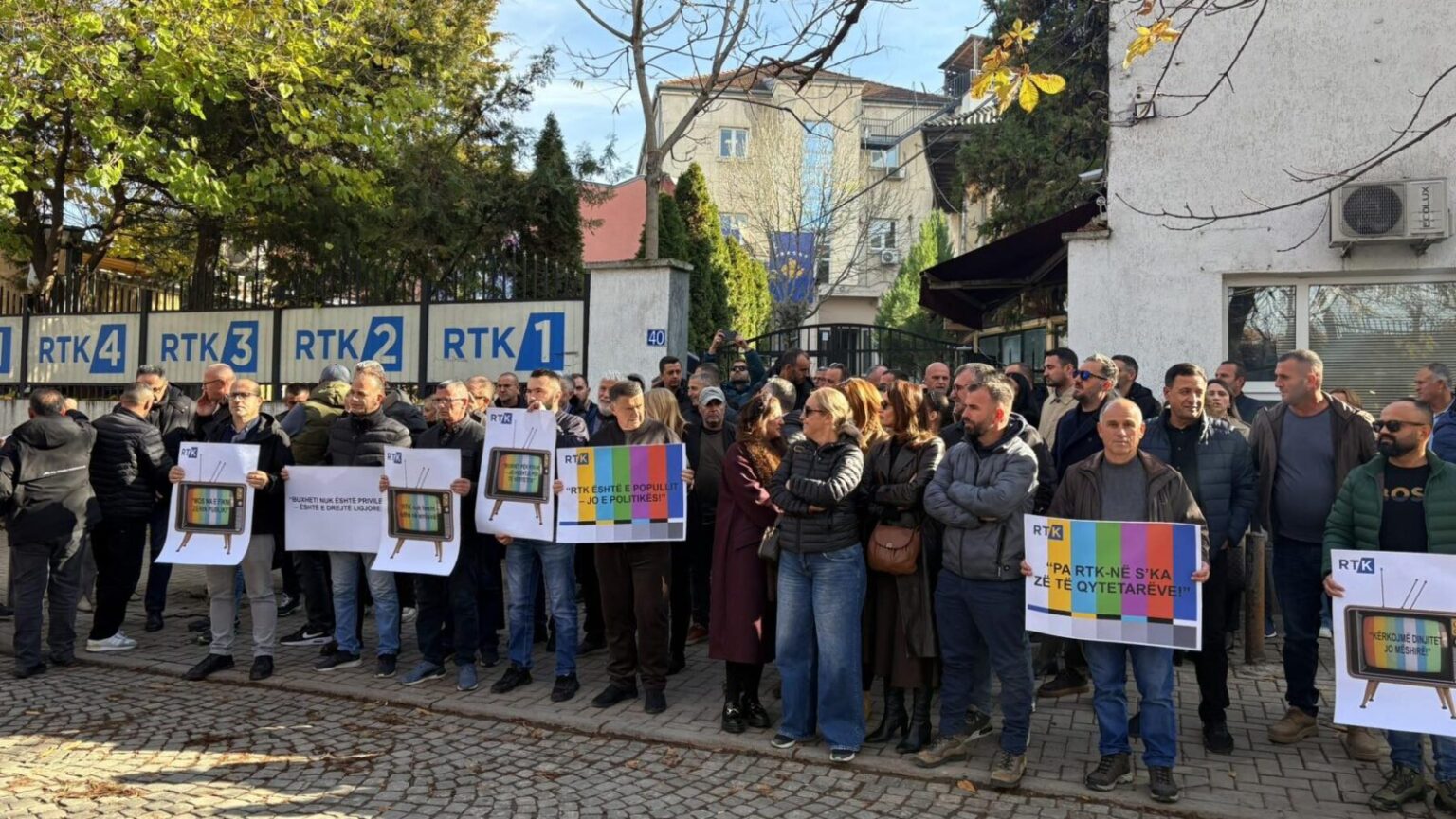 Kosovo Public Broadcaster's Staff Protest Over Unpaid Wages