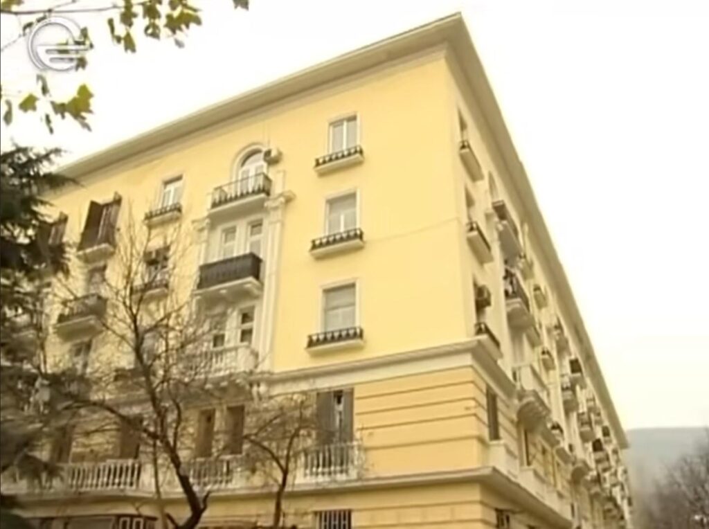 Where is this building from the middle of the city?