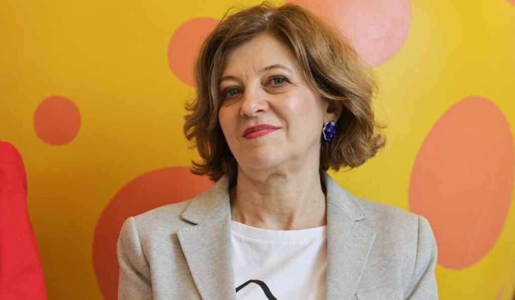 The judges, outraged after Oana Gheorghiu told them that the money for special pensions "can be taken from the mouth of a child who goes to bed hungry"